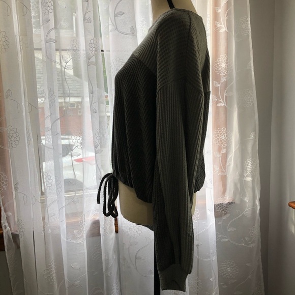 NEW Hollister open back waffle gray shirt medium soft - Picture 6 of 12